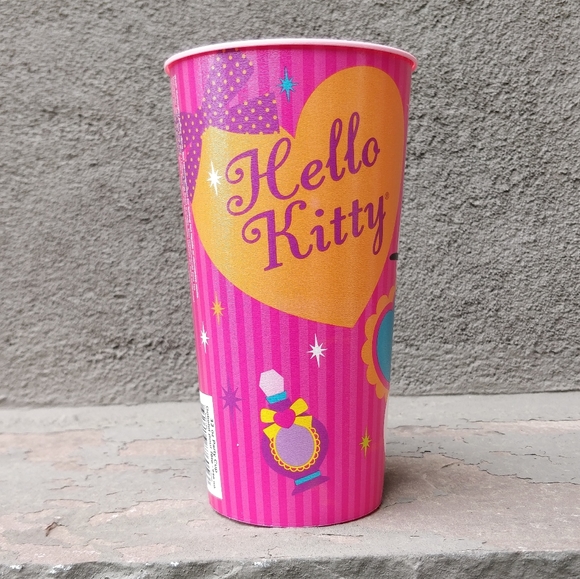 NEW hello kitty 32oz party cup - Picture 3 of 5